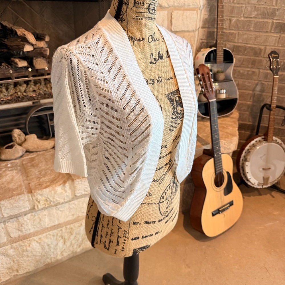 Nina Leonard Cream Open-Front Shrug - Picture 2 of 8